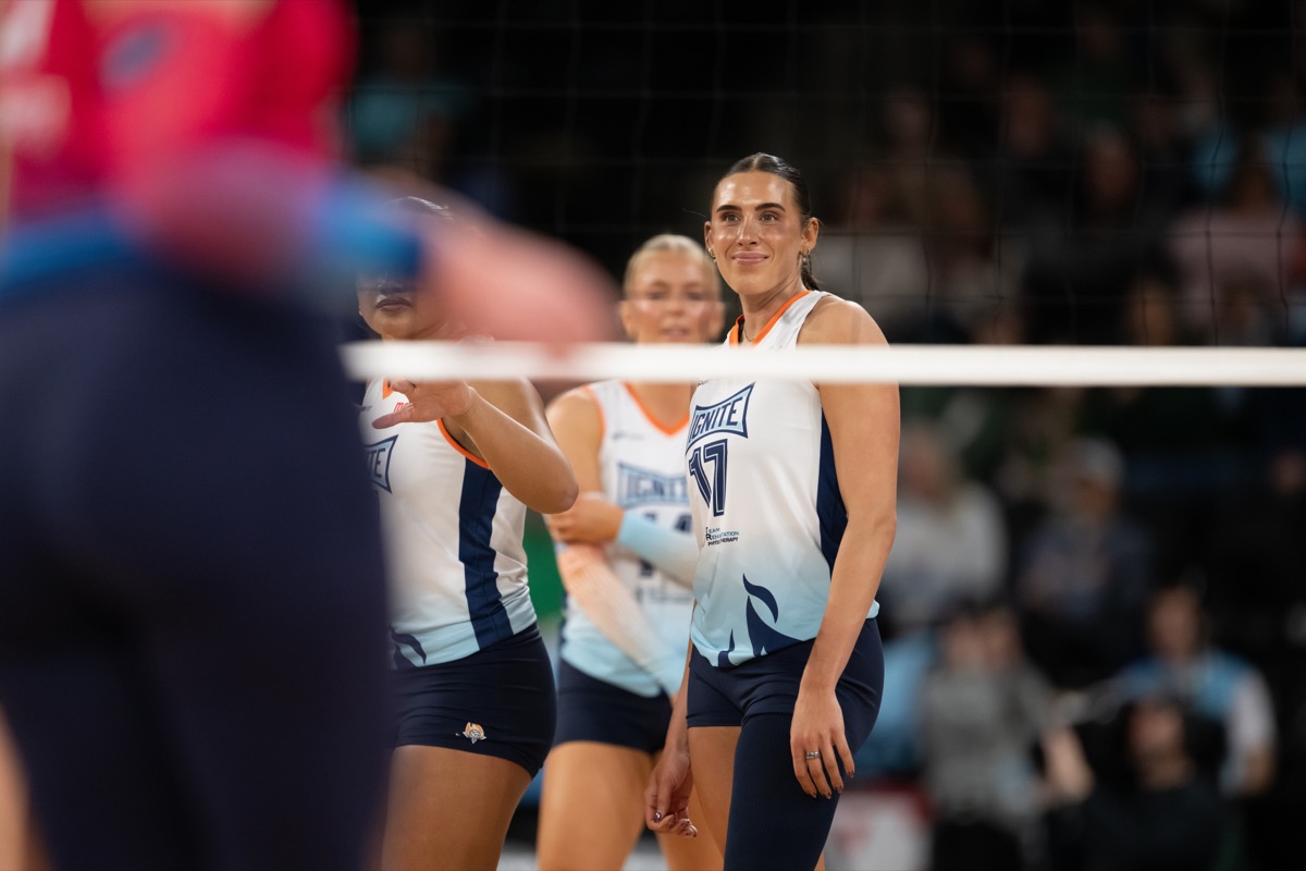 Blake high-fiving teammates during Indy Ignite vs Omaha